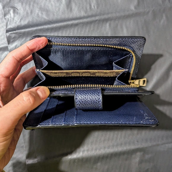 Coach Cross-grain Leather Corner Zip Wallet in Navy Midnight - Picture 4 of 5